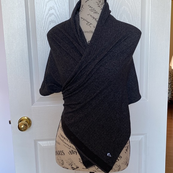 Ivivva by lululemon  Village Chill Scarf - Picture 5 of 11
